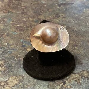 Iridescent Mother-of-Pearl Statement Ring -Irridescent Tones